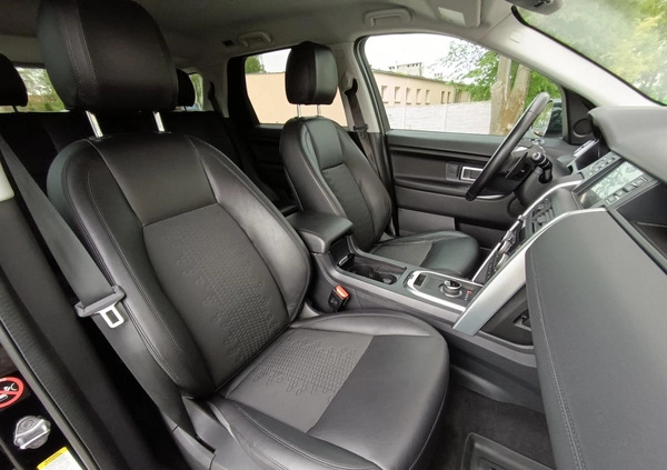 Land Rover Discovery Sport cena 99900 przebieg: 98000, rok produkcji 2019 z Warszawa małe 301